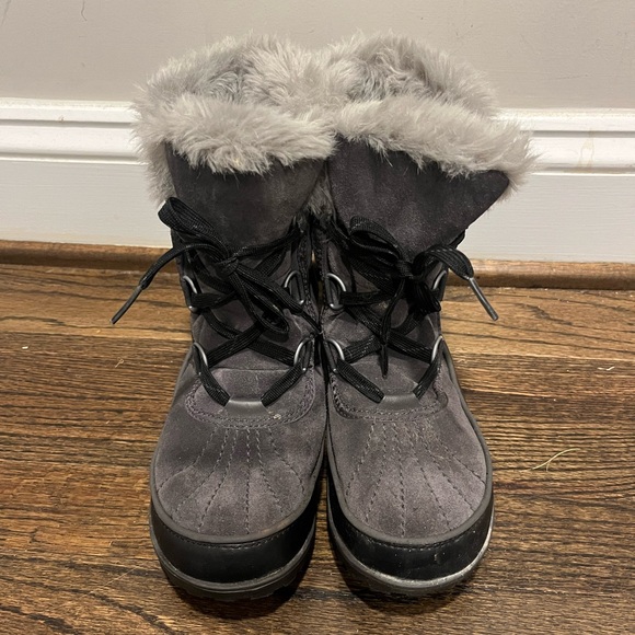 Sorel women boots size 7.5 - Picture 1 of 5